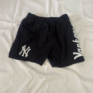 Mitchell & Ness Mens Small Black New York Yankees Nylon Shorts Mesh Lined